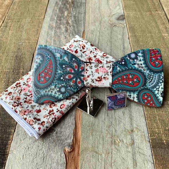 Men's Wooden Bow Tie - Picture 1 of 7